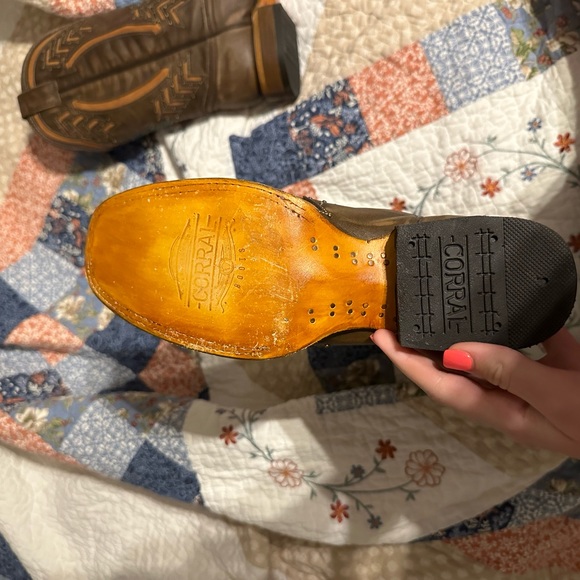 Brand: Corral Heel height: 1 1/2” Shaft height: 12” - Picture 3 of 3